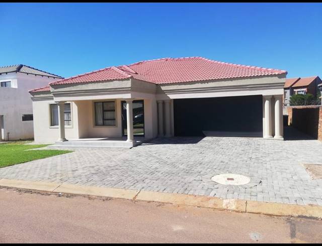 3 BEDROOM HOUSE FOR SALE IN THE ORCHARDS